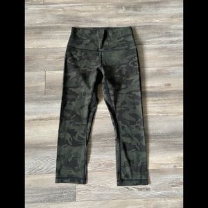 Size 6 high rise lululemon crops